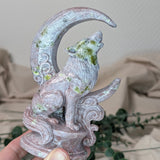 Peach Blossom jade wolf met maan – bijzondere edelsteen, zorgvuldig gekozen door Marga Jacobs