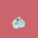 Ring edelsteen ruw ~ Uchu Reminders – curated crystal by Marga Jacobs | rust, symboliek en intuïtieve zelfzorg