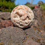 Roze Crazy Lace agaat bol 1 – curated crystal by Marga Jacobs | rust, symboliek en intuïtieve zelfzorg