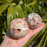 Roze Crazy Lace agaat bol 2 – curated crystal by Marga Jacobs | rust, symboliek en intuïtieve zelfzorg