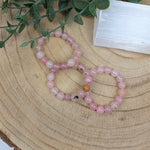 Rozenkwarts kinderarmband – curated crystal by Marga Jacobs | rust, symboliek en intuïtieve zelfzorg