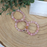 Rozenkwarts kinderarmband – curated crystal by Marga Jacobs | rust, symboliek en intuïtieve zelfzorg