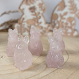 Rozenkwarts konijntje – curated crystal by Marga Jacobs | rust, symboliek en intuïtieve zelfzorg