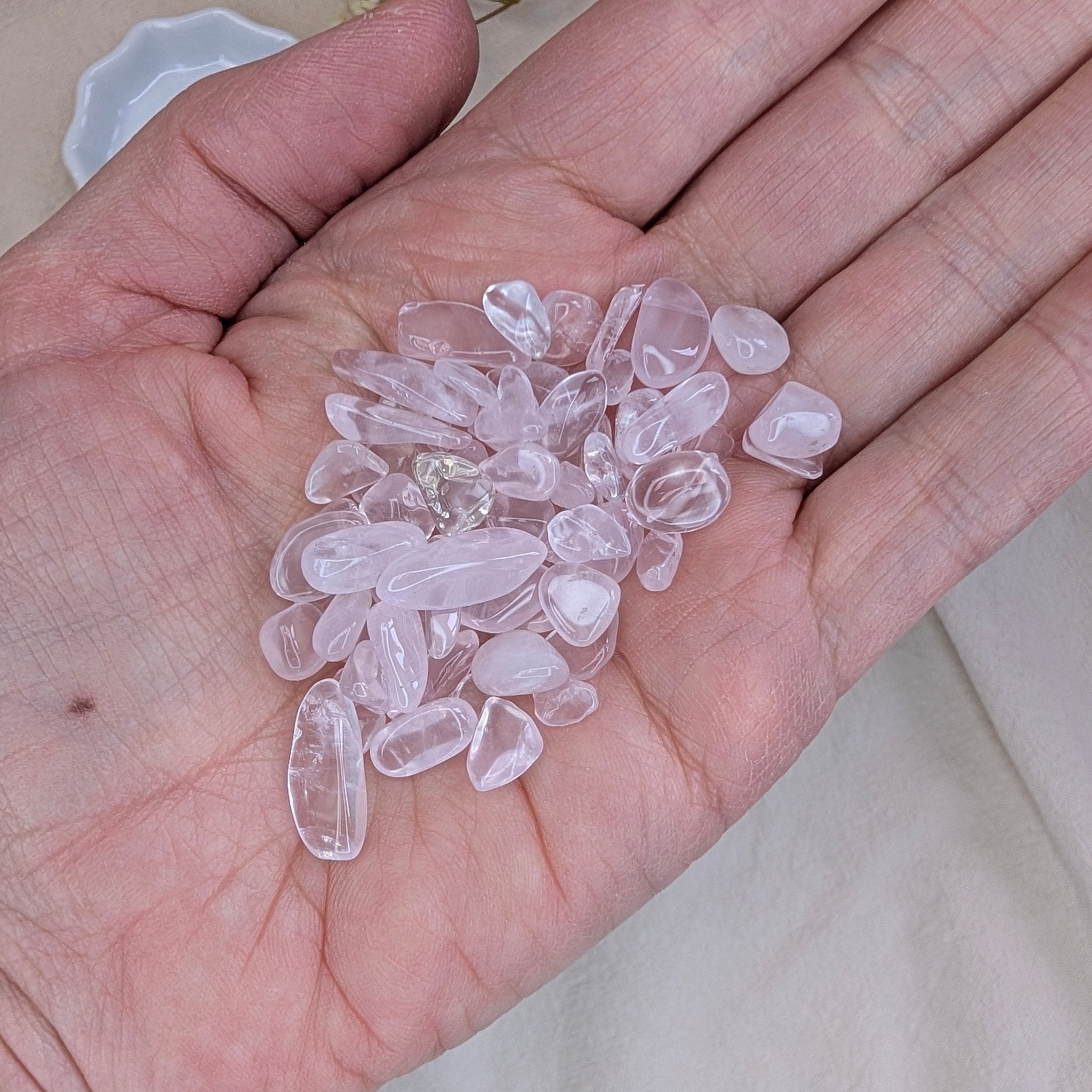 Rozenkwarts splitsteentjes ✦ 20 g – bijzondere edelsteen, zorgvuldig gekozen door Marga Jacobs
