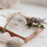 Tarotmail & kristaladvies – curated crystal by Marga Jacobs | rust, symboliek en intuïtieve zelfzorg