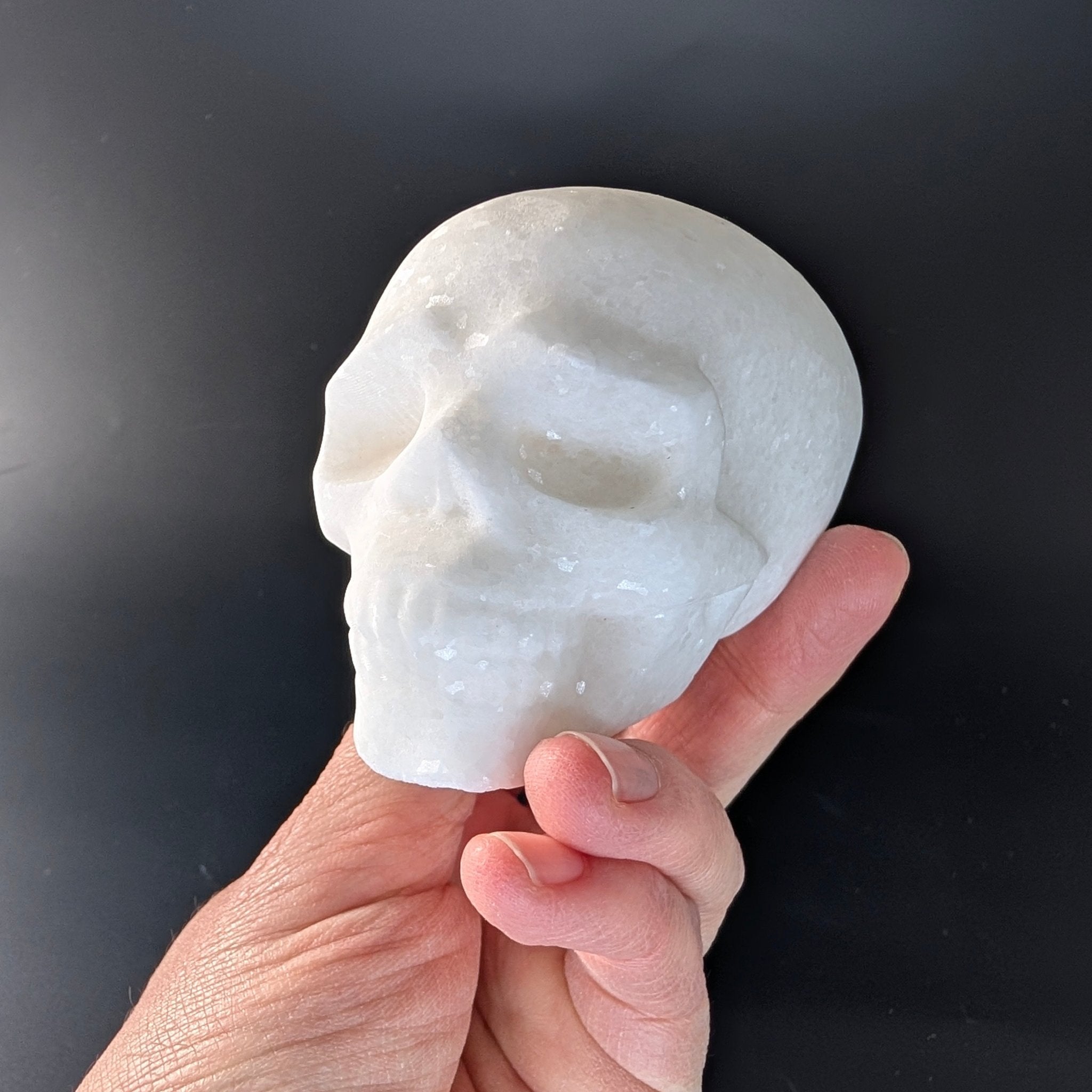 Witte jade doodshoofd | 7 cm – bijzondere edelsteen, zorgvuldig gekozen door Marga Jacobs