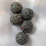 Yooperlite maan – curated crystal by Marga Jacobs | rust, symboliek en intuïtieve zelfzorg