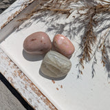 Zwangerschapswens edelstenensetje – curated crystal by Marga Jacobs | rust, symboliek en intuïtieve zelfzorg