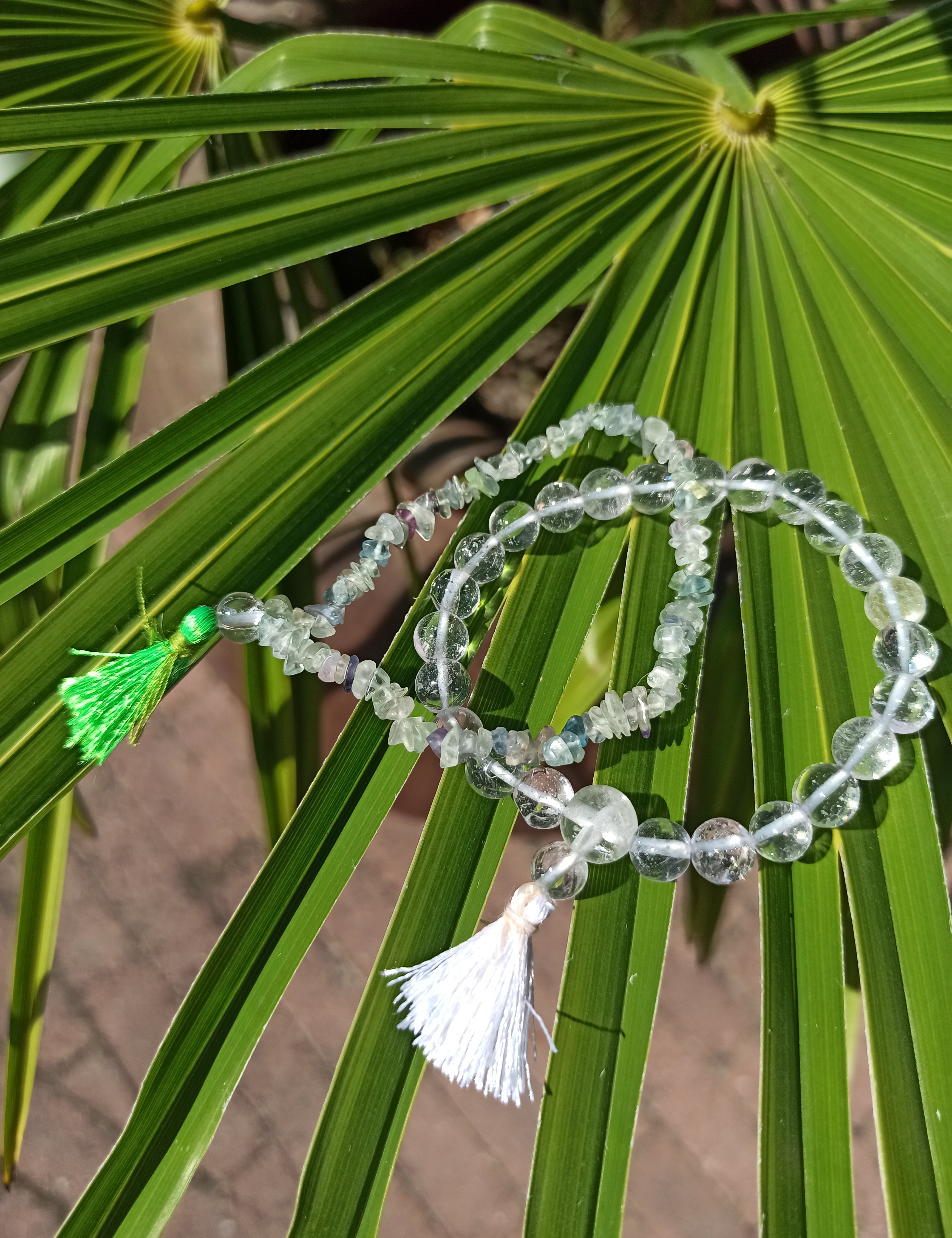 Bergkristal edelsteen armband met flosje | 8 mm | Marga Jacobs