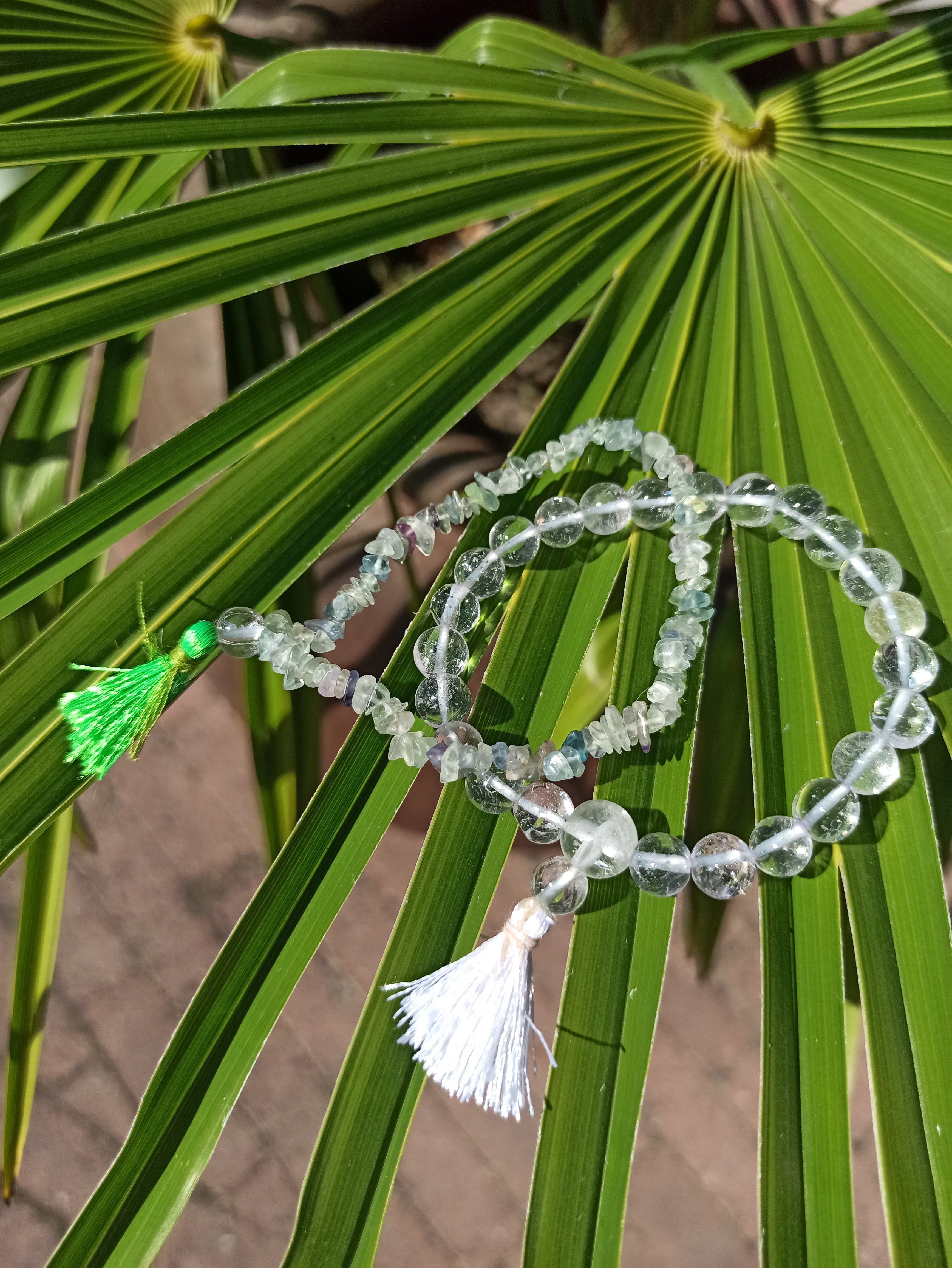 Bergkristal edelsteen armband met flosje | 8 mm | Marga Jacobs