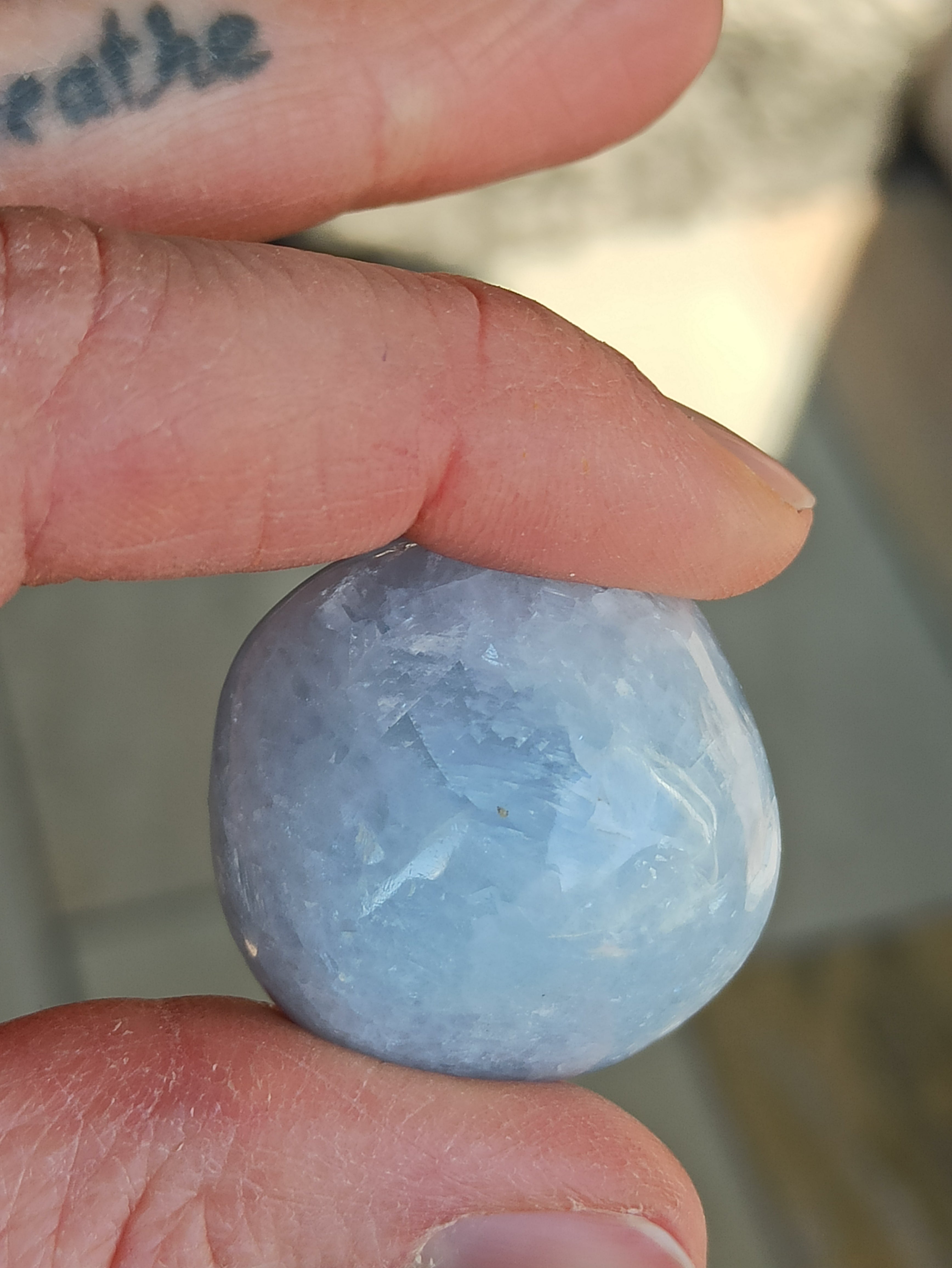 Blauwe Calciet trommelstenen | Marga Jacobs