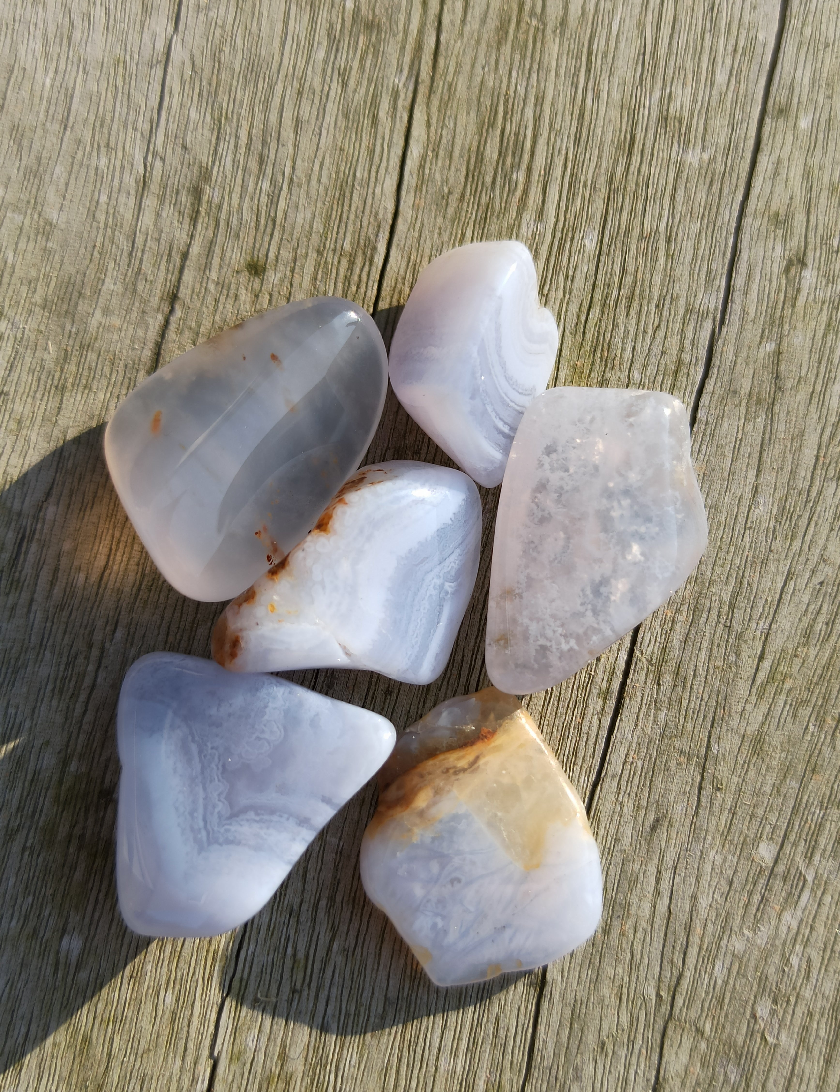 Blauwe Chalcedoon trommelstenen | Marga Jacobs