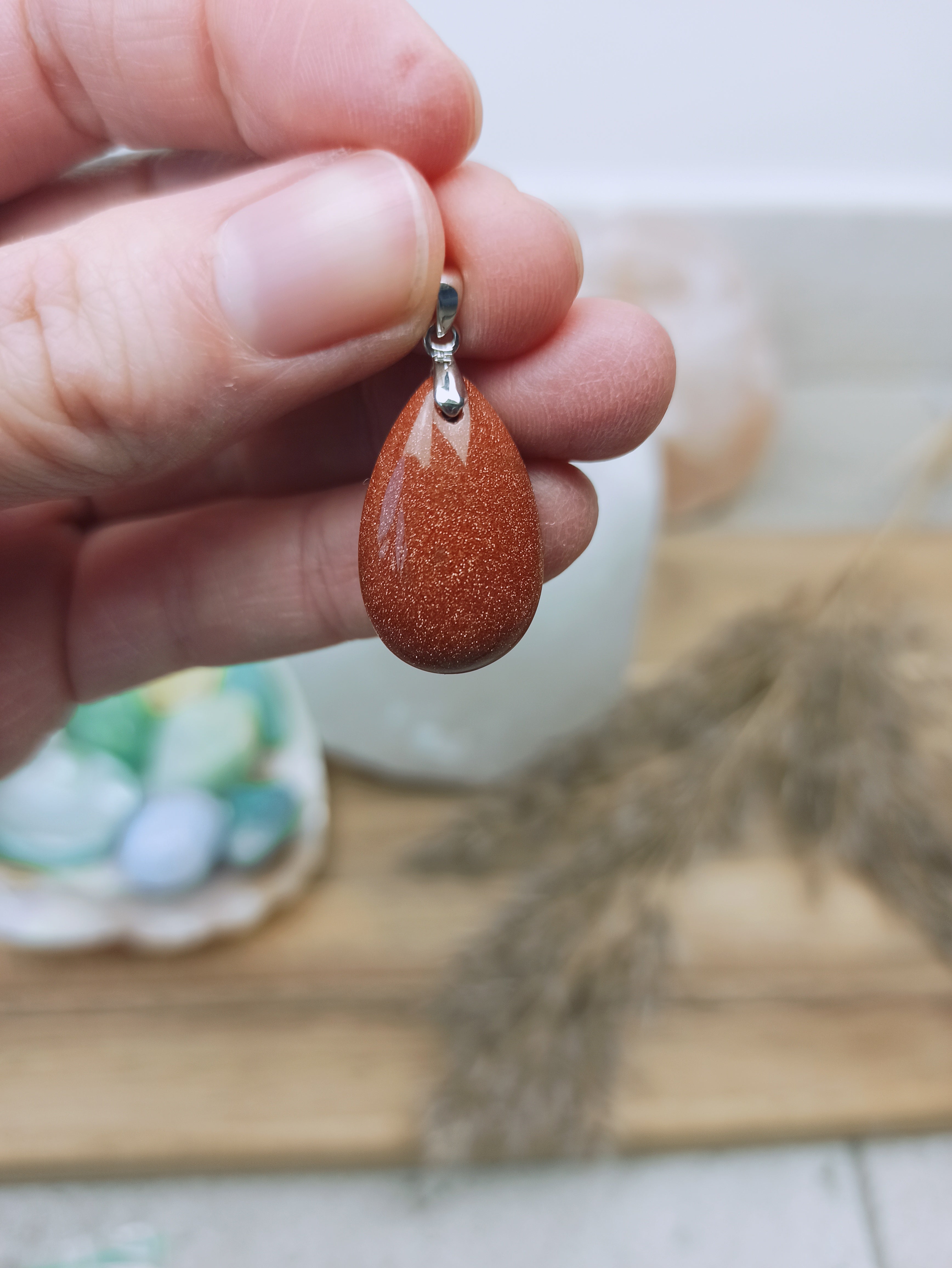 Goudstroom edelsteen hanger druppel | Marga Jacobs