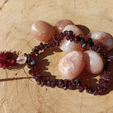 Granaat edelsteen armband split met flosje | Marga Jacobs