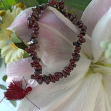 Granaat edelsteen armband split met flosje | Marga Jacobs
