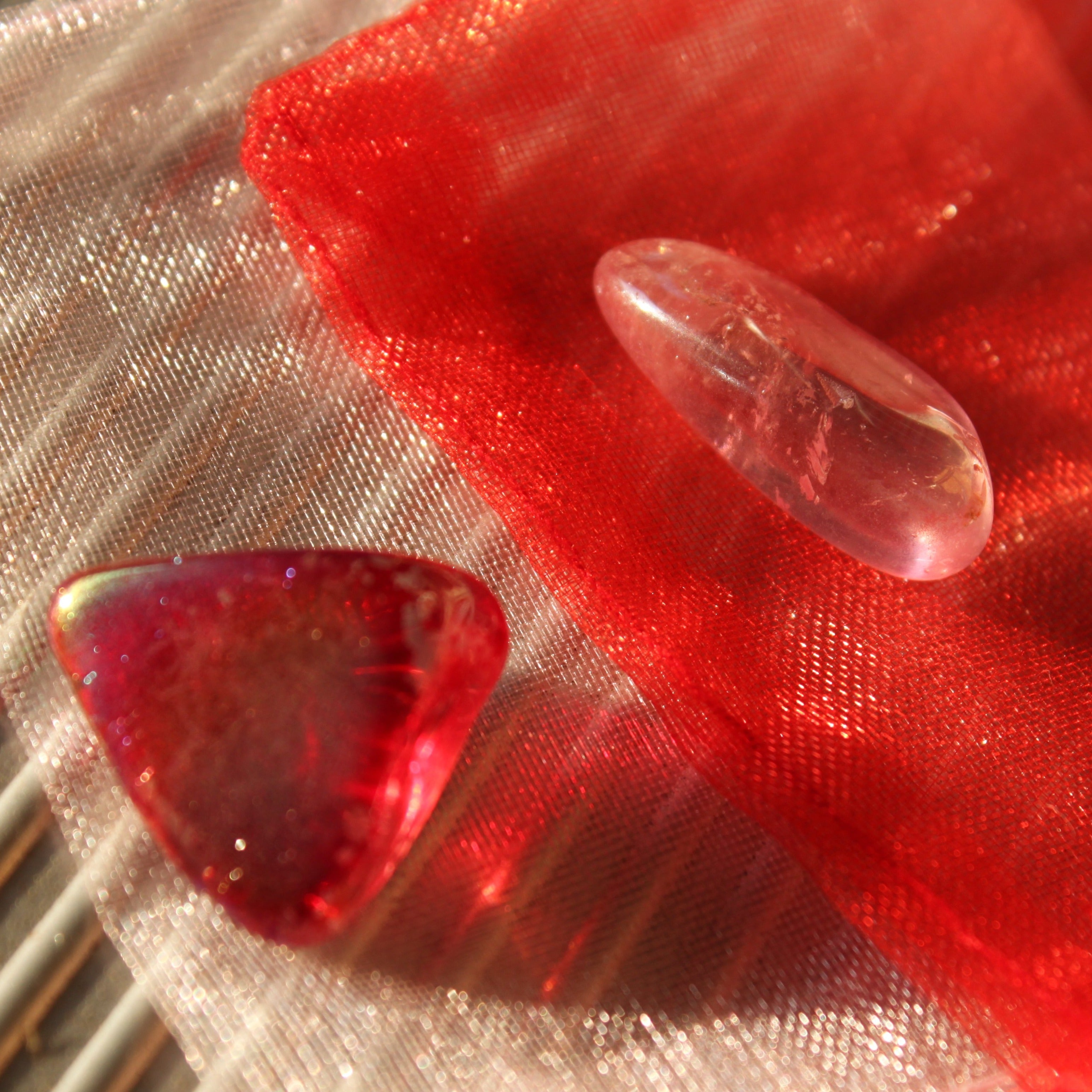 Rode Aura en Roze Aura trommelstenen | Marga Jacobs, De webshop