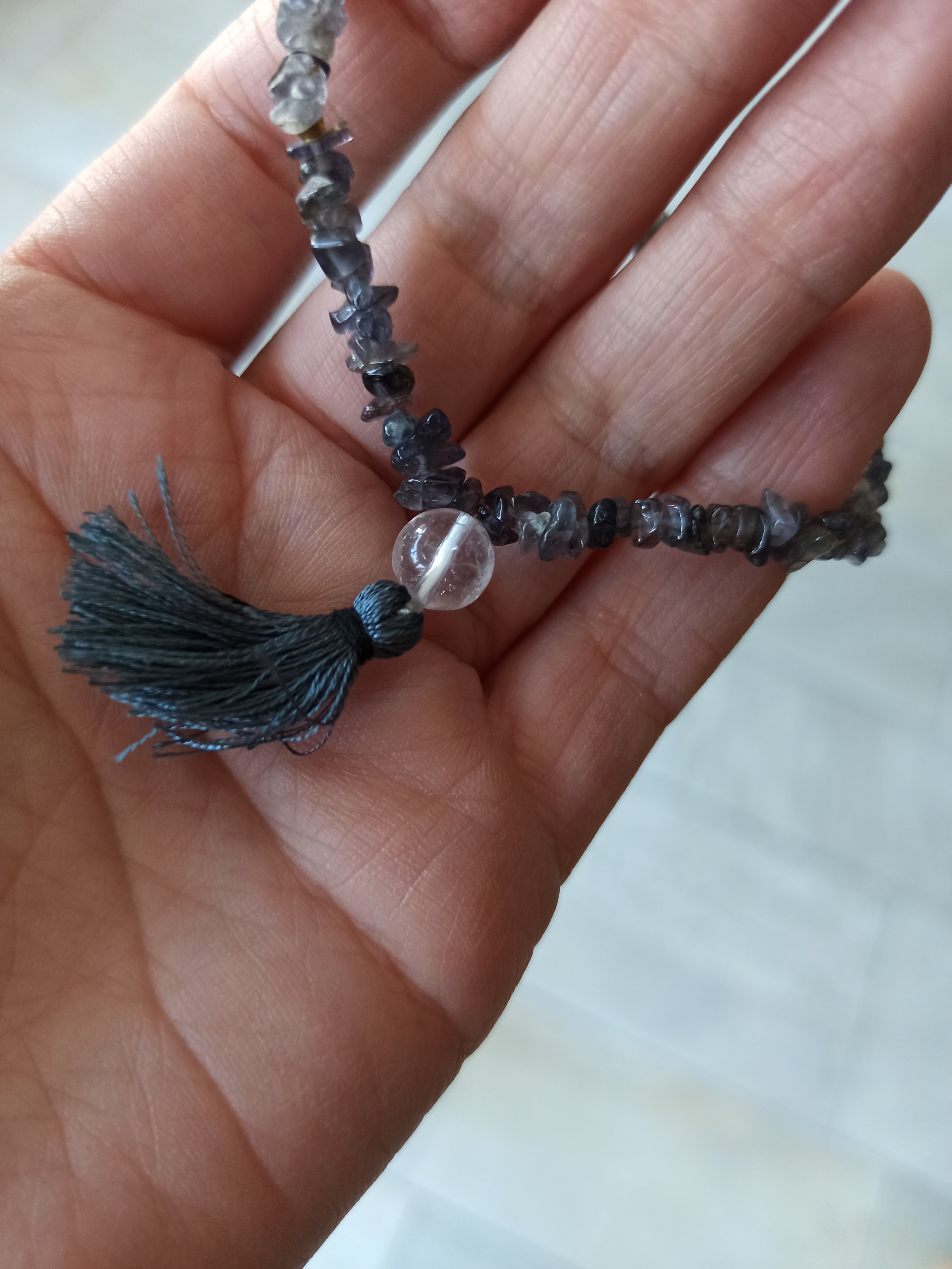 Ioliet edelsteen armband split met flosje | Marga Jacobs