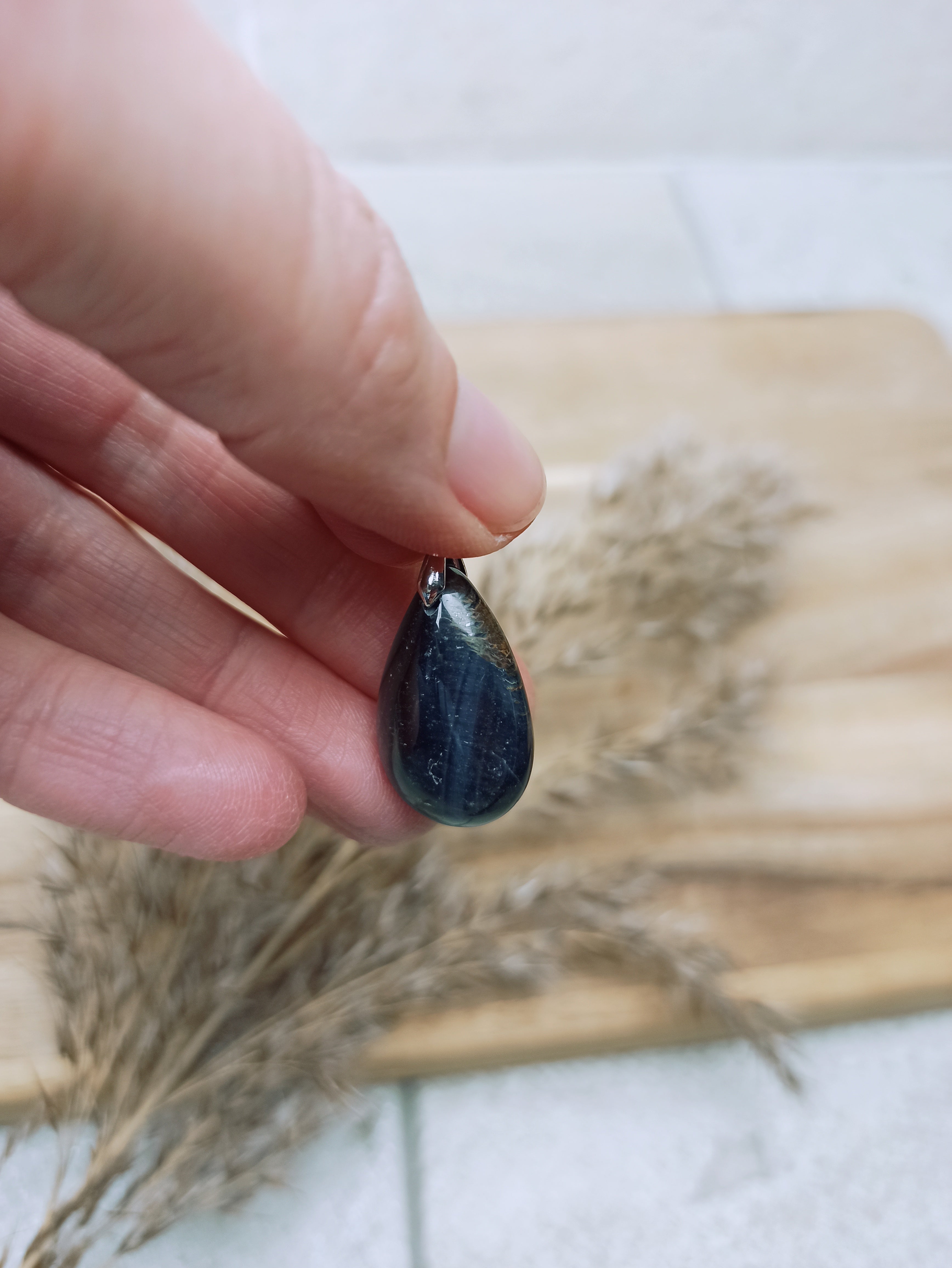 Valkenoog edelsteen hanger druppel | Marga Jacobs