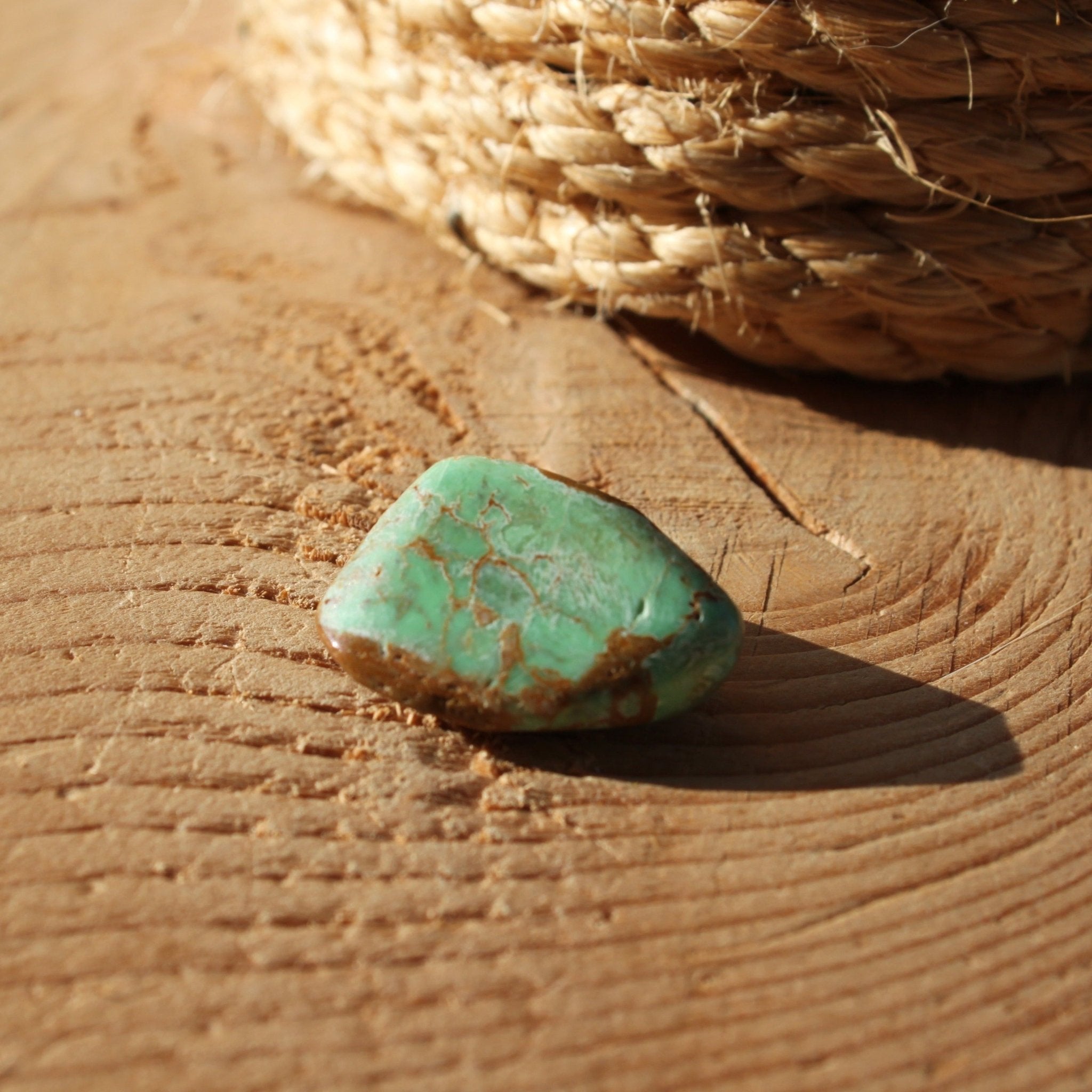 Adamiet trommelstenen – curated crystal by Marga Jacobs | rust, symboliek en intuïtieve zelfzorg