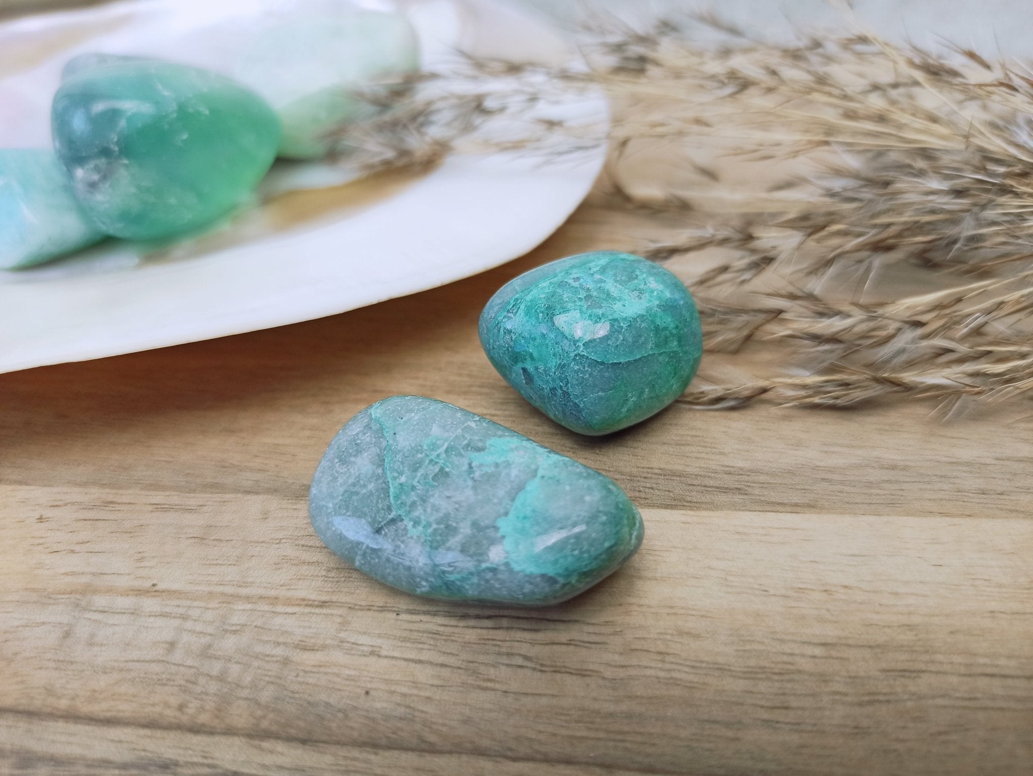 Ajoïet trommelstenen – curated crystal by Marga Jacobs | rust, symboliek en intuïtieve zelfzorg