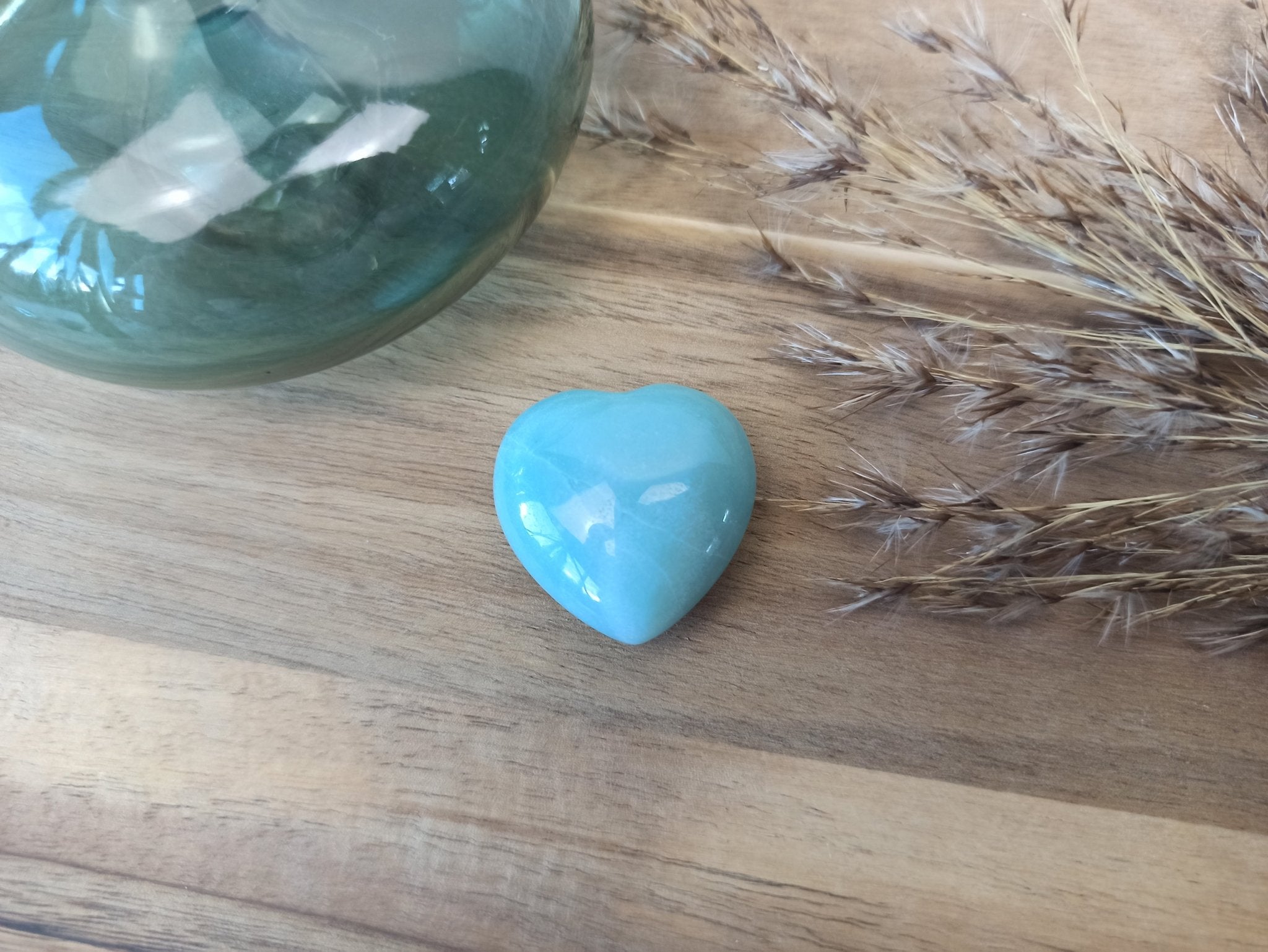 Amazoniet hart | 3 cm – curated crystal by Marga Jacobs | rust, symboliek en intuïtieve zelfzorg