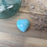 Amazoniet hart | 3 cm – curated crystal by Marga Jacobs | rust, symboliek en intuïtieve zelfzorg