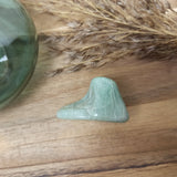 Amazoniet trommelstenen – curated crystal by Marga Jacobs | rust, symboliek en intuïtieve zelfzorg