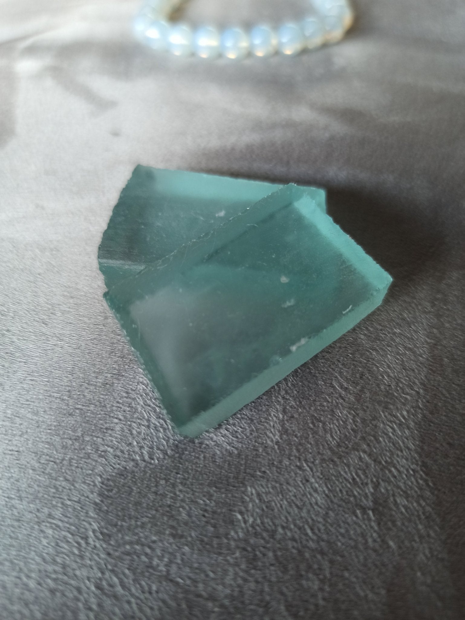 Andara obsidiaan trommelstenen – curated crystal by Marga Jacobs | rust, symboliek en intuïtieve zelfzorg