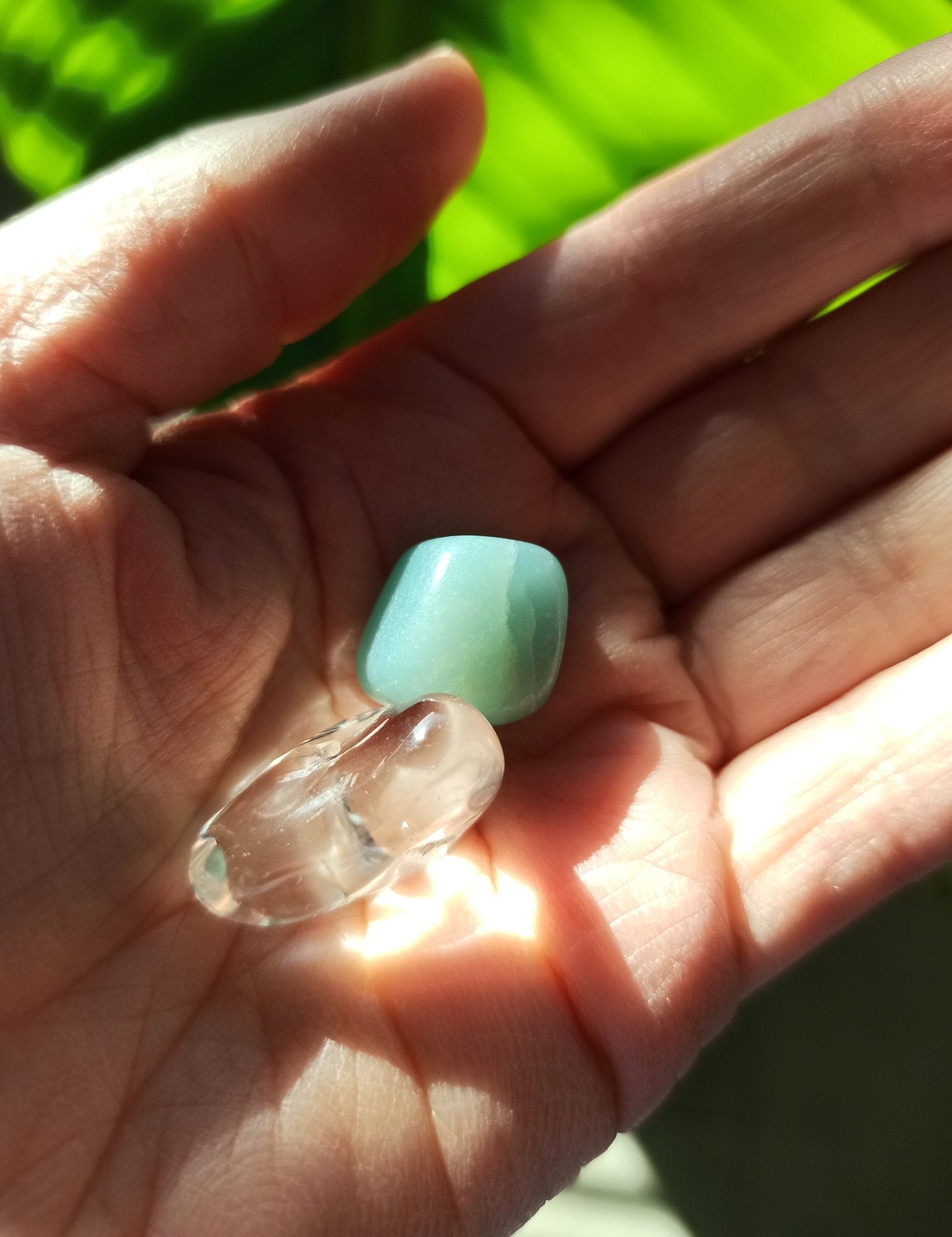 Anti - puistjes edelsteenwaterset – curated crystal by Marga Jacobs | rust, symboliek en intuïtieve zelfzorg