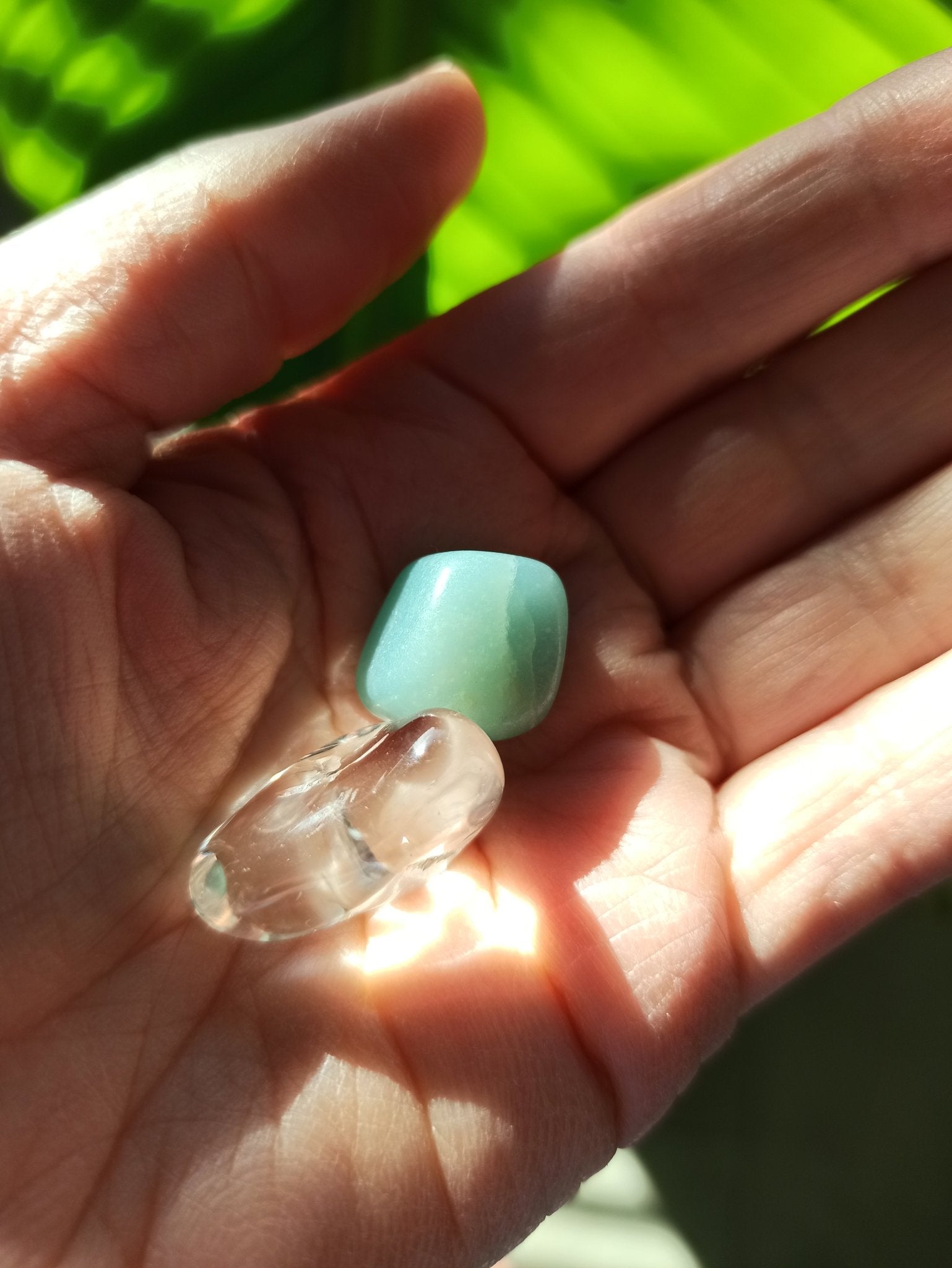 Anti - puistjes edelsteenwaterset – curated crystal by Marga Jacobs | rust, symboliek en intuïtieve zelfzorg