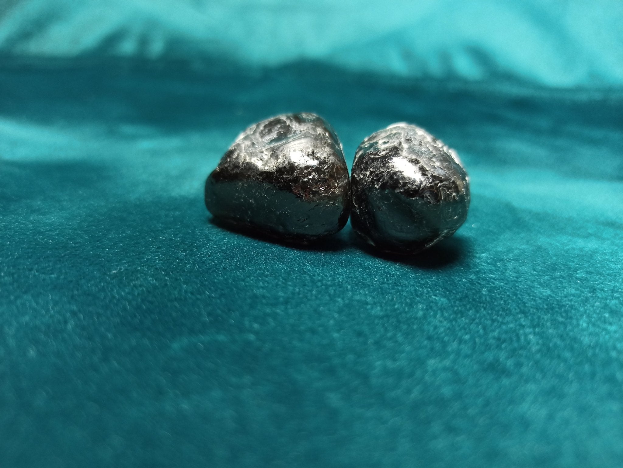 Apachetraan trommelstenen – curated crystal by Marga Jacobs | rust, symboliek en intuïtieve zelfzorg