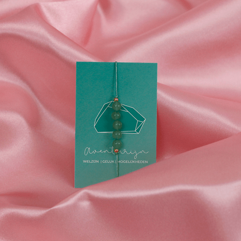 Armbanden basic ~ Uchu Reminders – curated crystal by Marga Jacobs | rust, symboliek en intuïtieve zelfzorg