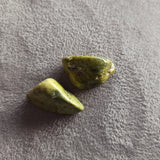 Atlantisiet trommelstenen – curated crystal by Marga Jacobs | rust, symboliek en intuïtieve zelfzorg