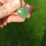 Aventurijn edelsteen hanger hart | 20 mm – curated crystal by Marga Jacobs | rust, symboliek en intuïtieve zelfzorg