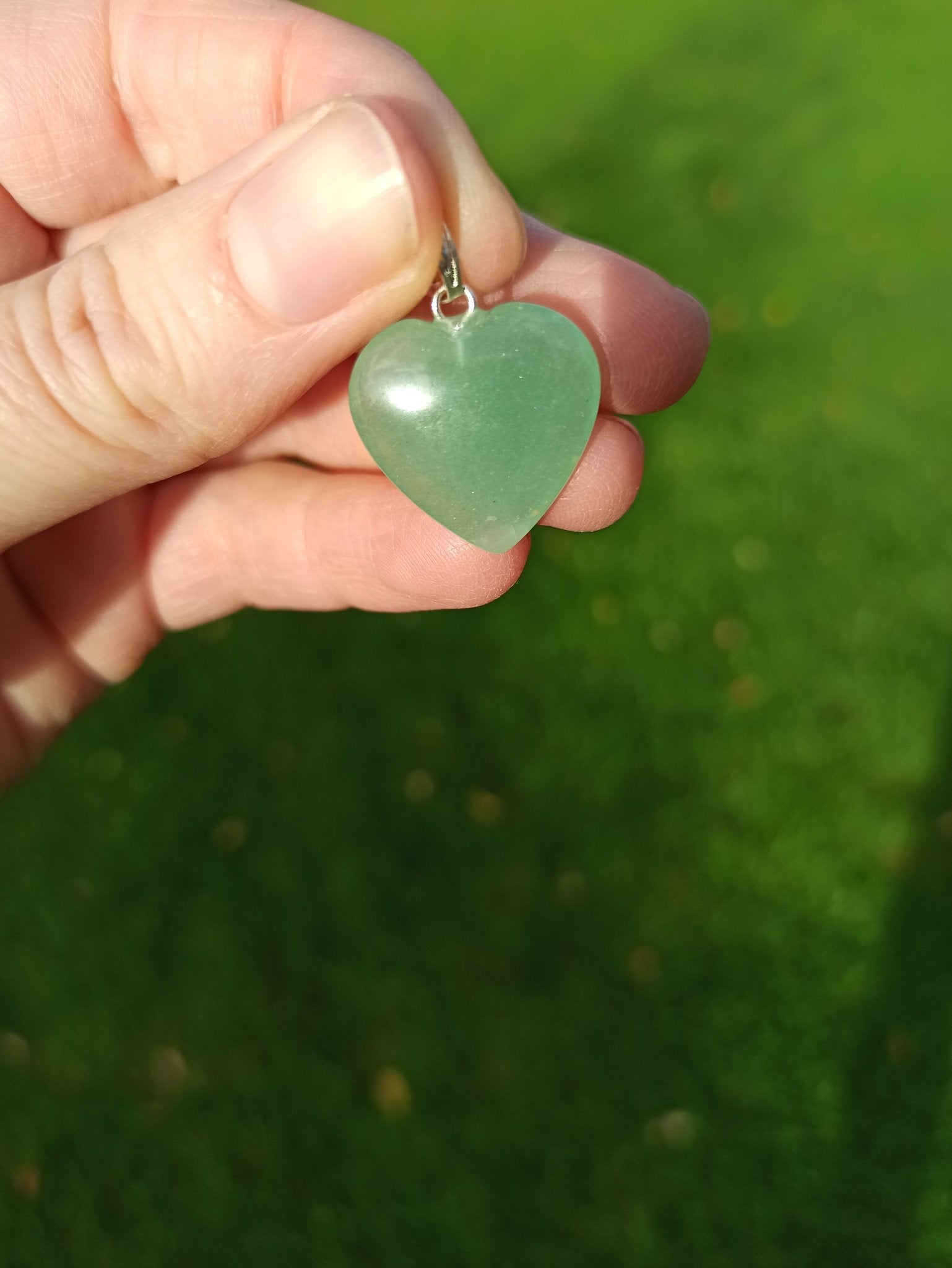Aventurijn edelsteen hanger hart | 20 mm – curated crystal by Marga Jacobs | rust, symboliek en intuïtieve zelfzorg