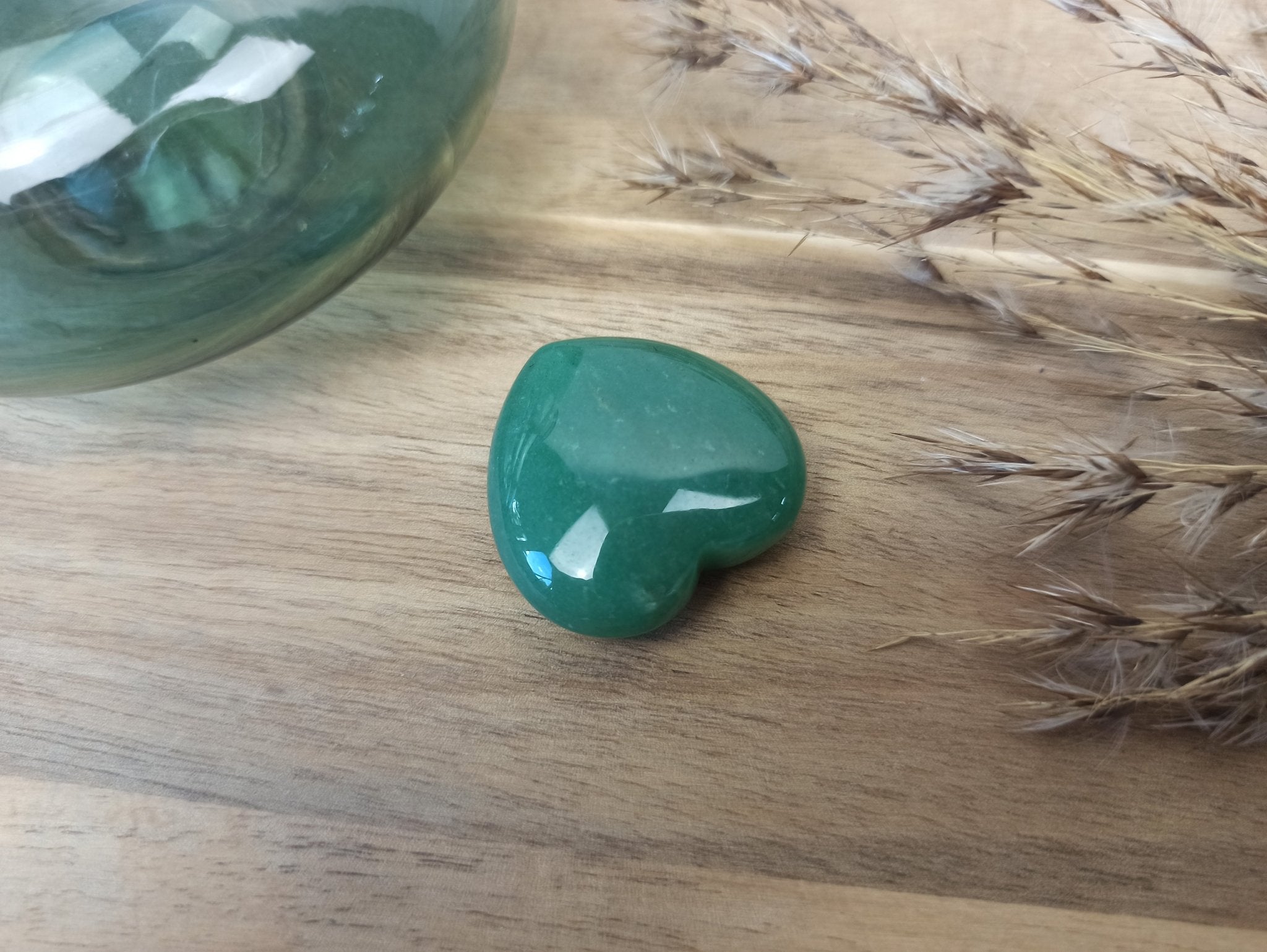 Aventurijn hart | 3 cm – curated crystal by Marga Jacobs | rust, symboliek en intuïtieve zelfzorg