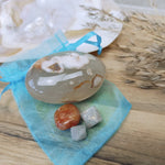 Balans vinden emotioneel edelstenensetje – curated crystal by Marga Jacobs | rust, symboliek en intuïtieve zelfzorg