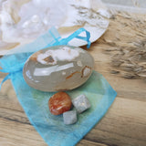 Balans vinden emotioneel edelstenensetje – curated crystal by Marga Jacobs | rust, symboliek en intuïtieve zelfzorg