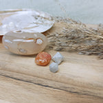 Balans vinden emotioneel edelstenensetje – curated crystal by Marga Jacobs | rust, symboliek en intuïtieve zelfzorg