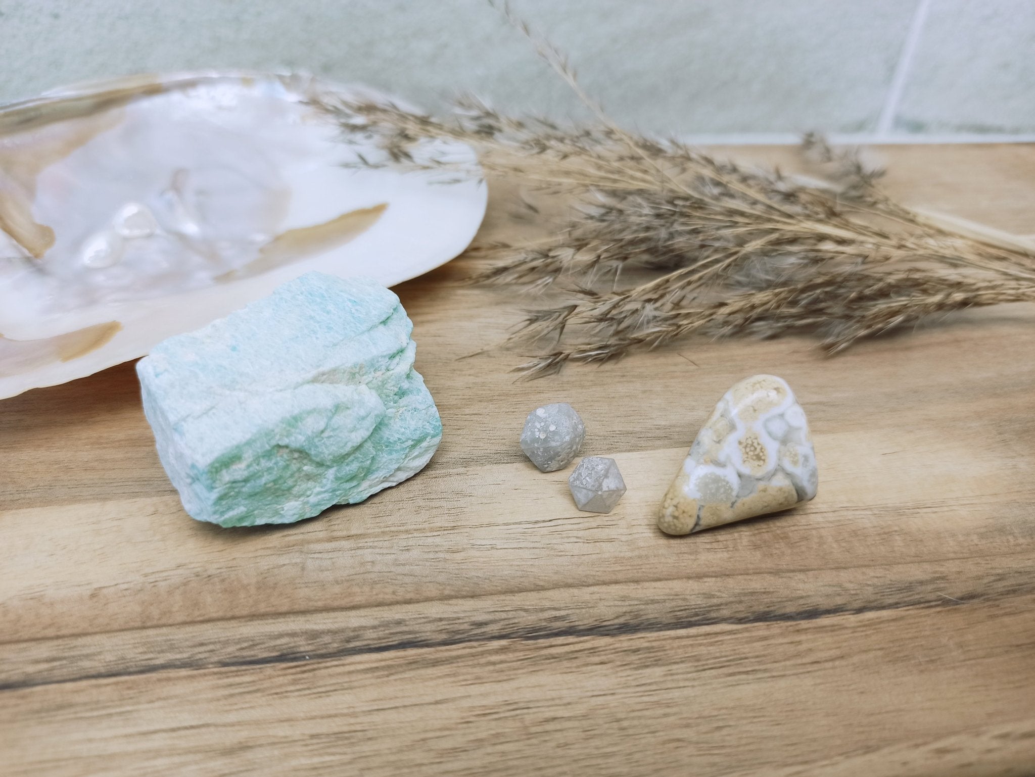 Balans vinden in je leven edelstenensetje – curated crystal by Marga Jacobs | rust, symboliek en intuïtieve zelfzorg