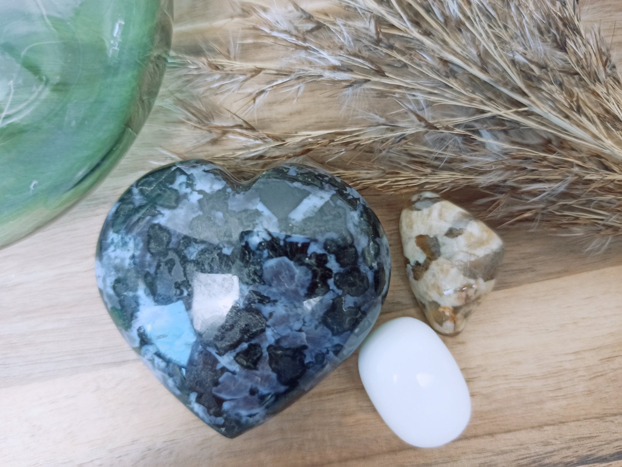 Balans voor gevoelige kinderen edelstenensetje – curated crystal by Marga Jacobs | rust, symboliek en intuïtieve zelfzorg