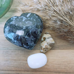 Balans voor gevoelige kinderen edelstenensetje – curated crystal by Marga Jacobs | rust, symboliek en intuïtieve zelfzorg