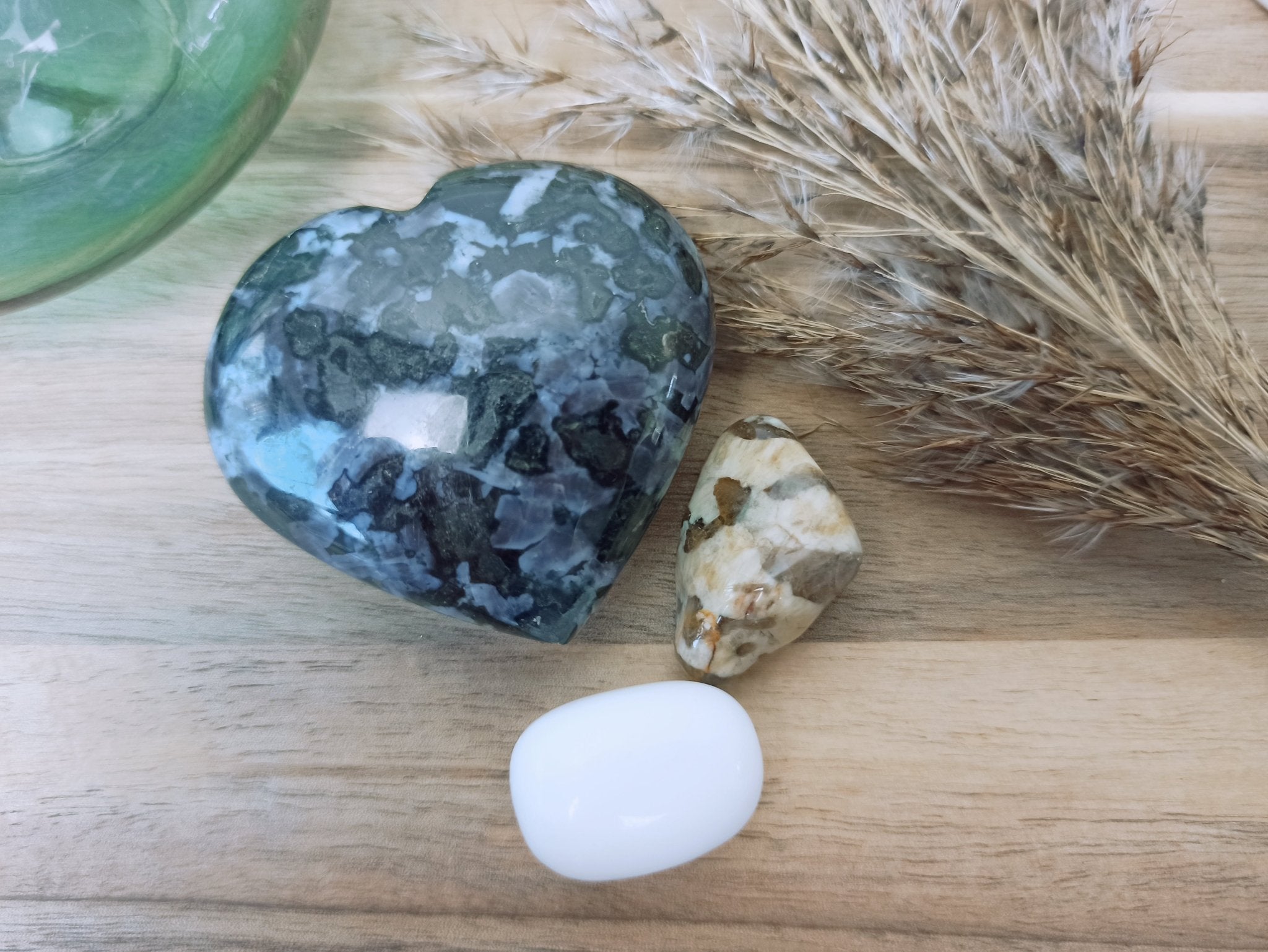 Balans voor gevoelige kinderen edelstenensetje – curated crystal by Marga Jacobs | rust, symboliek en intuïtieve zelfzorg