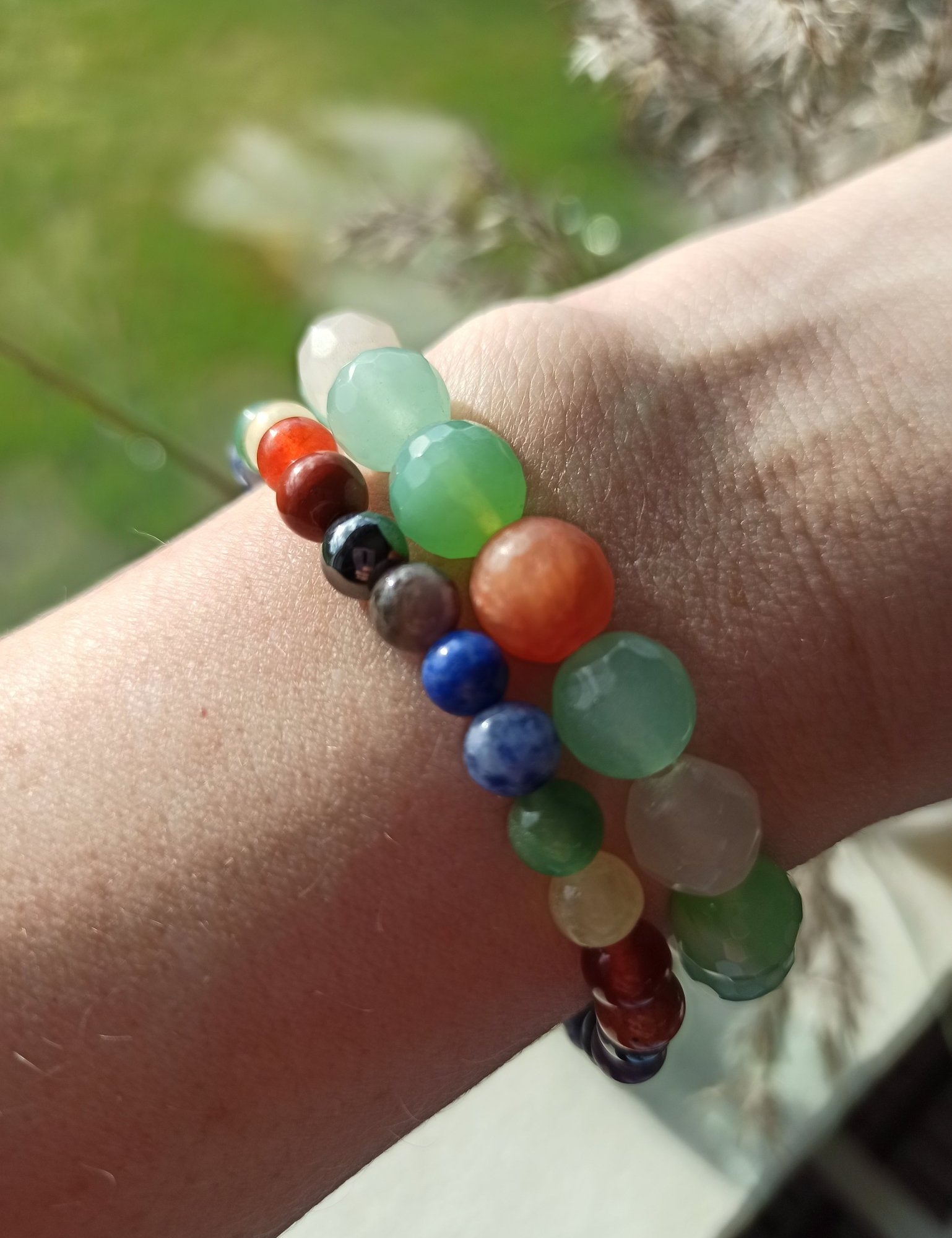 Bergkristal - Groene agaat - Carneool (facet) edelsteen armband | 10 mm – curated crystal by Marga Jacobs | rust, symboliek en intuïtieve zelfzorg