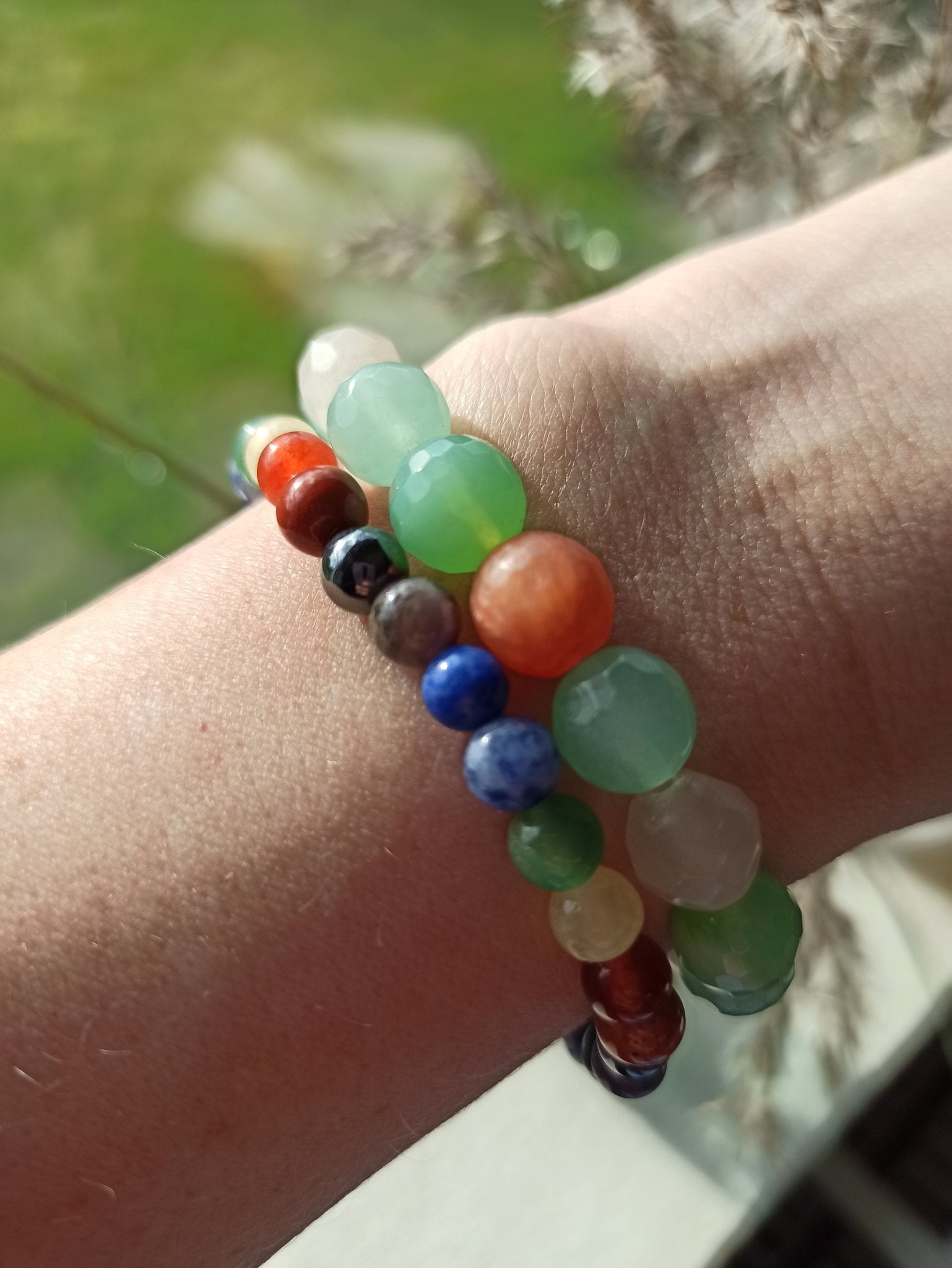 Bergkristal - Groene agaat - Carneool (facet) edelsteen armband | 10 mm – curated crystal by Marga Jacobs | rust, symboliek en intuïtieve zelfzorg