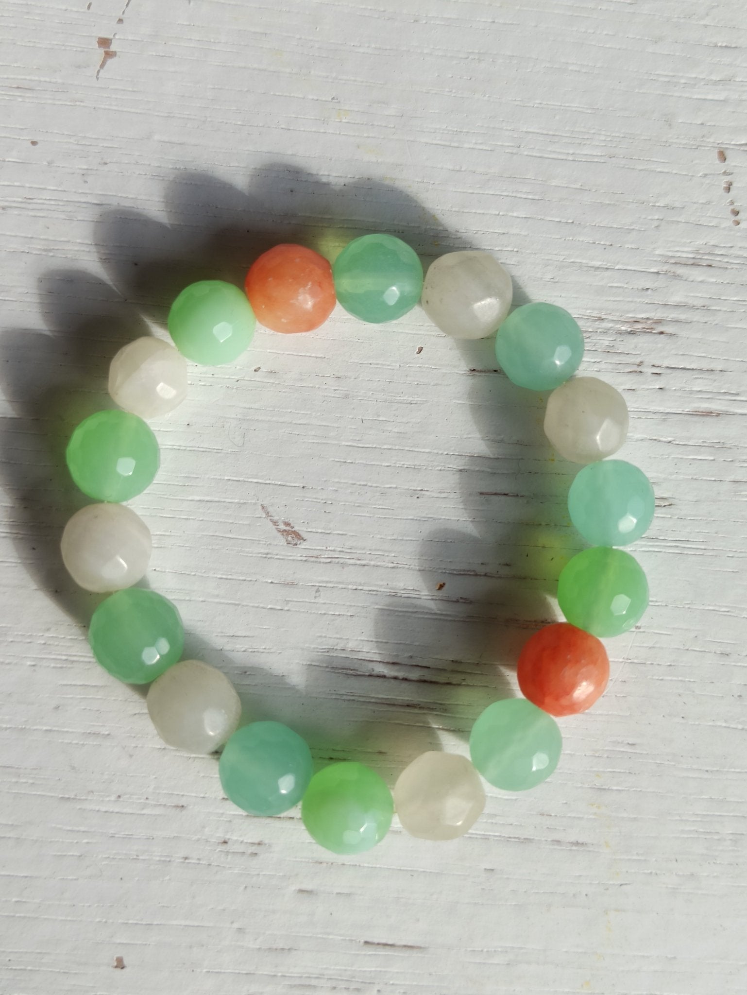 Bergkristal - Groene agaat - Carneool (facet) edelsteen armband | 10 mm – curated crystal by Marga Jacobs | rust, symboliek en intuïtieve zelfzorg