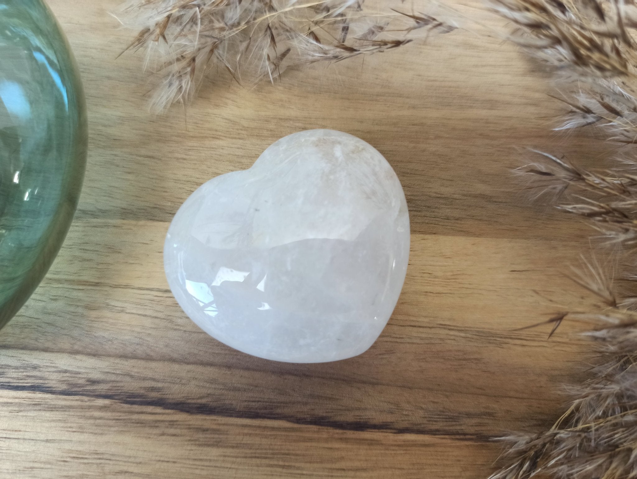 Bergkristal hart | 4,5 cm – curated crystal by Marga Jacobs | rust, symboliek en intuïtieve zelfzorg