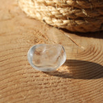 Bergkristal trommelstenen – curated crystal by Marga Jacobs | rust, symboliek en intuïtieve zelfzorg