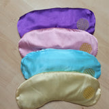 Bergkristal Yoga Gems Meditatie Oogkussen – curated crystal by Marga Jacobs | rust, symboliek en intuïtieve zelfzorg