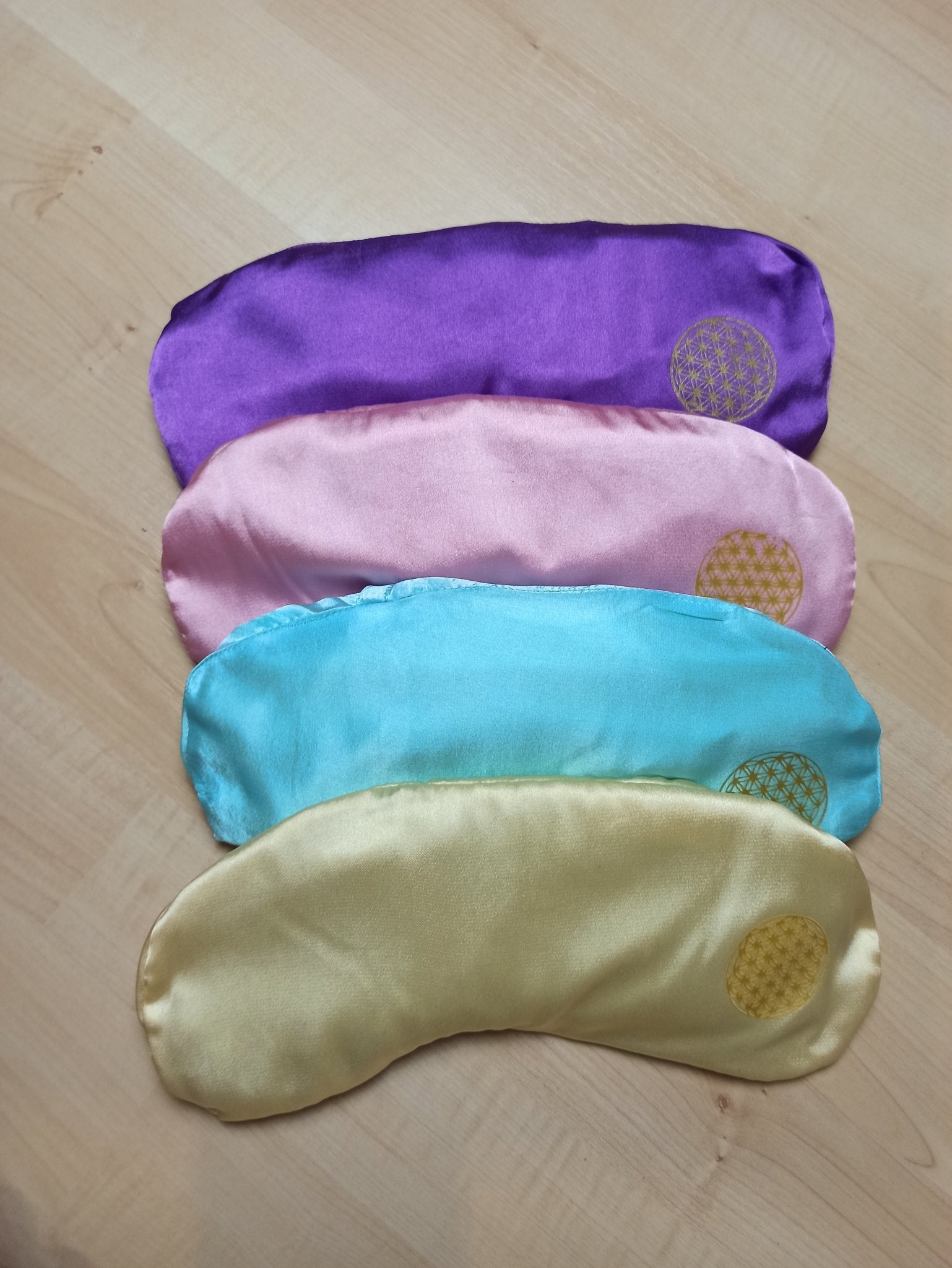 Bergkristal Yoga Gems Meditatie Oogkussen – curated crystal by Marga Jacobs | rust, symboliek en intuïtieve zelfzorg